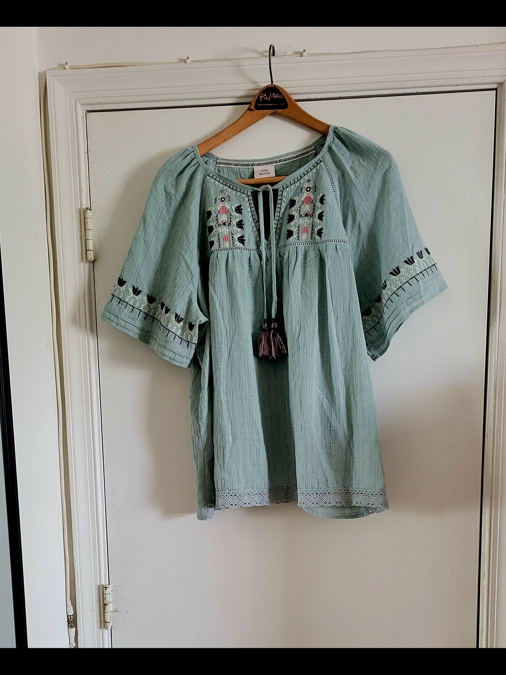 Knox Rose Sage Green Embroidered Peasant Tunic